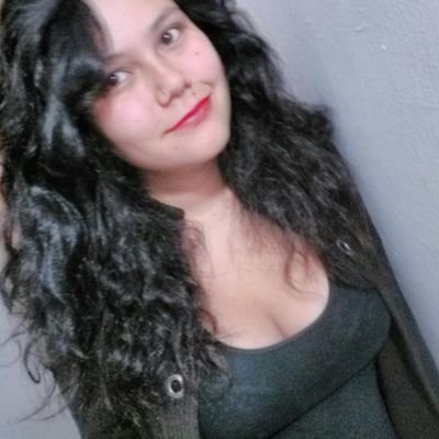 Una rola amante de la carranga a quien le gusta leer filosofía al ritmo de rock and roll🐼🌹🌺🌼🤘🤘