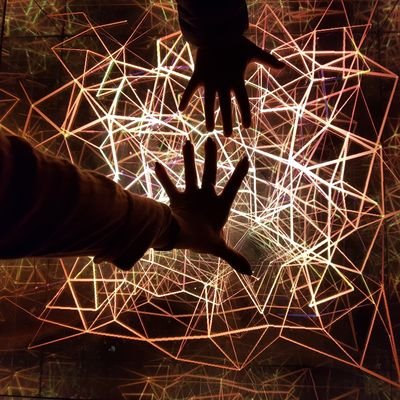 Je retweete ce qui me touche et ce qui me semble constructif. Parce que notre monde évolue envisageons l'impossible pour un monde meilleur..😃