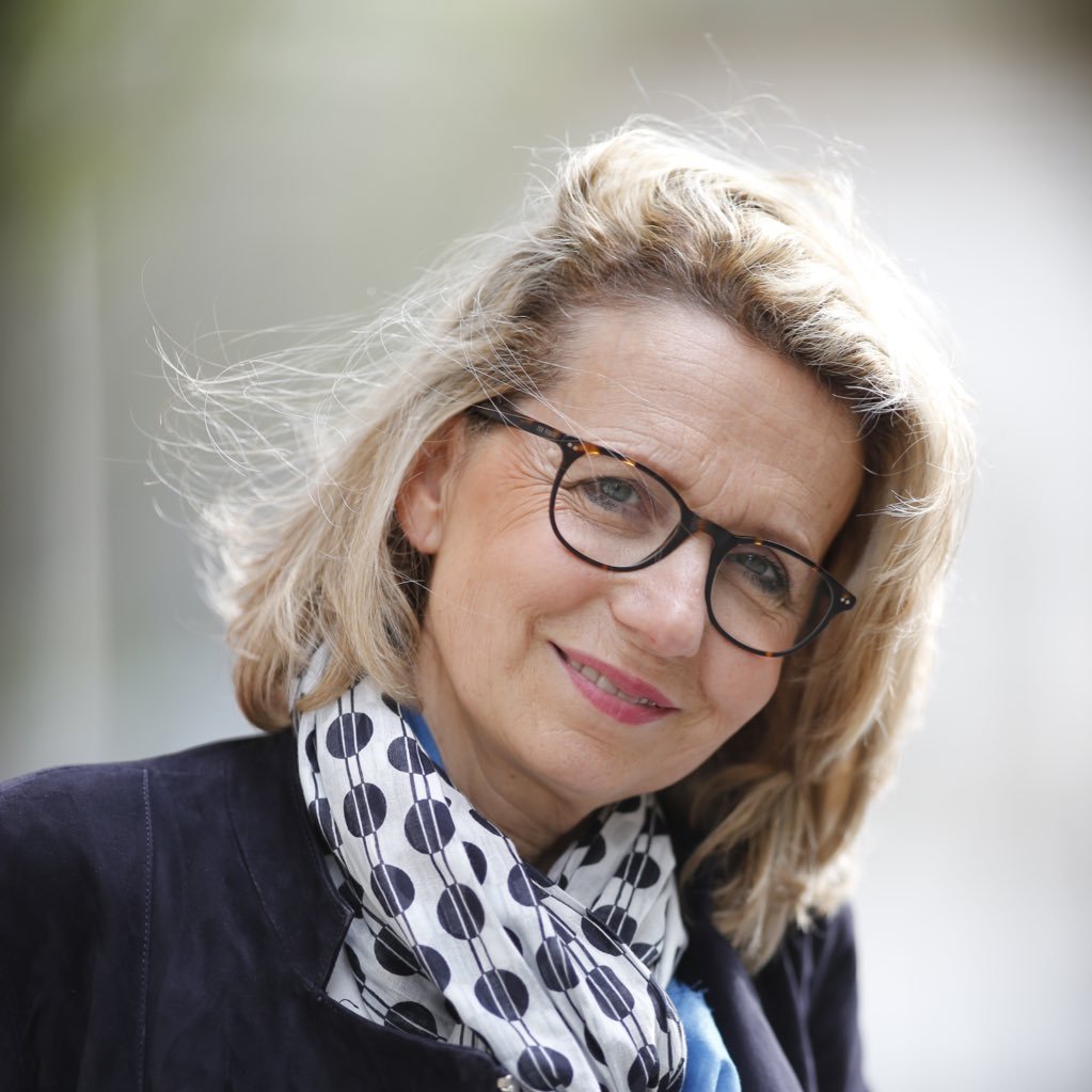 Directrice pole corporate - Relations Médias & Influenceurs - OCONNECTION #PRmakeSense #media #digital