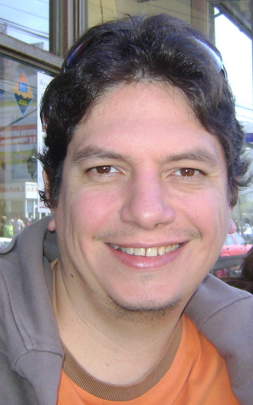 Feliz marido disfrutando de la vida y mi hermosa familia, fanatico de las nuevas novedades en TI y Ciencia!!!