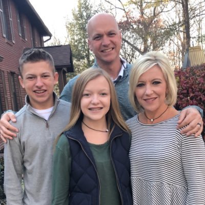 Wife and Proud Mom to Reece and Mia. IU sports fan and PFW Men’s golf fan⛳️