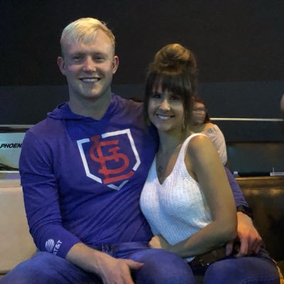 6’7- white hair - I like Nickelback - I can’t dance but I still do