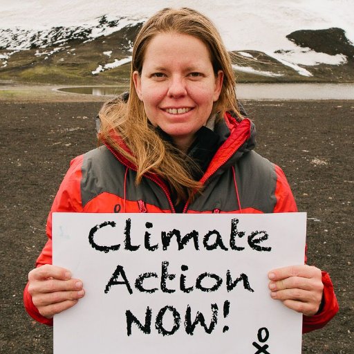 Postdoc at @uniofnewcastle @Coralassist_lab working on climate change, coral reefs, and gender equality advocate @Ellaslideran