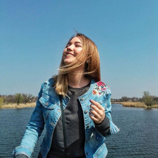 SwanLeron's profile picture. 💙💛