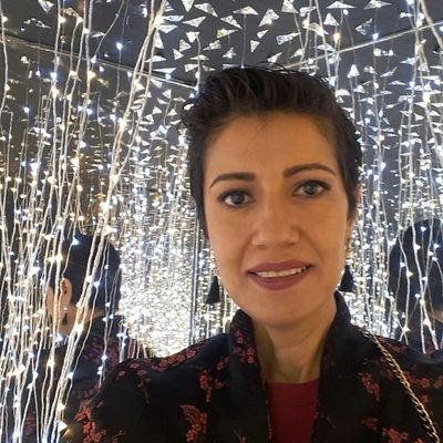 foodie, viajera de corazón; amo el pan, moda, arte, arquitectura y adoro la música.