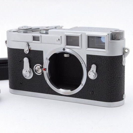 We sell Japanese classic cameras to the world.
We post our valuable cameras on Twitter, so please follow on us. 
And, we follow peoples who love cameras.