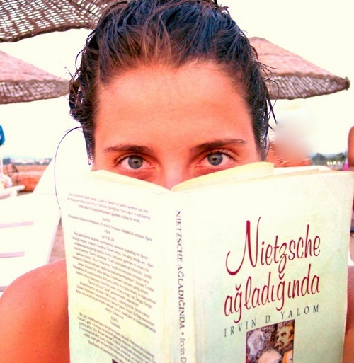 _gizemguclu's profile picture. Burada kimseyi ilgilendirmeyen şeyler yazıyorum.