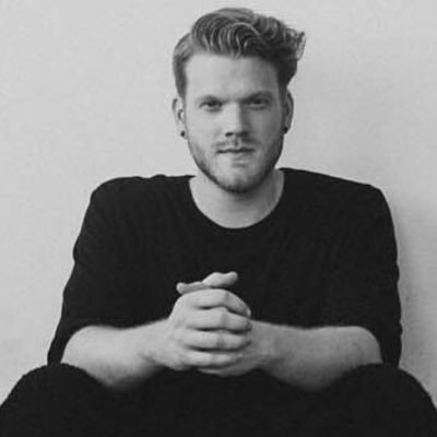 This account is dedicated to Scott Hoying’s amazing beautiful hair.