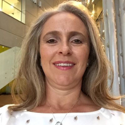Master Certified Coach, ICF. Master en facilitación de conflictos Especialista - recursos humanos Psicologa. Diplomada en Inteligencia emocional, PNL, docencia