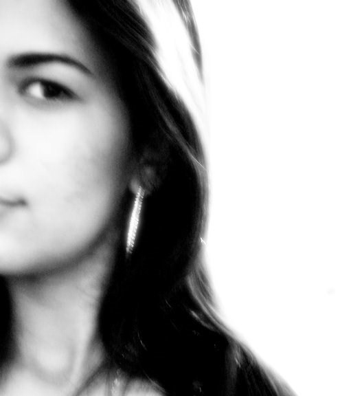 DaaiSantana's profile picture. não tem importância que você não compreenda isso, porque eu estou acostumado com a incompreensão alheia, com a minha própria incompreensão, mais do que tudo...