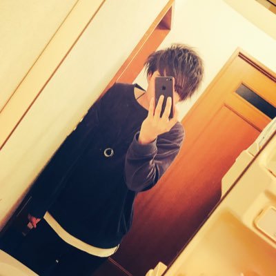 QPirKbXRpcW0FCf's profile picture. 17の高3です！ 東京住み！身長175くらい。甘えたがりキャラ。彼女募集中〜 美容師目指してまーす！趣味は髪セットなど！気軽にフォローよろしく！