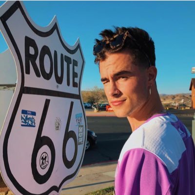 •got my heart set on Kian Lawley and nobody else•