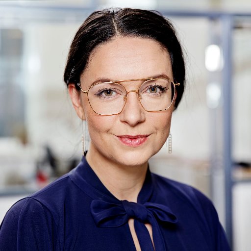 saraschluter's profile picture. Presseansvarlig i Københavns Politi. Kigger ud mod verden og ind mod egen navle, og tweets står helt for egen regning. Tlf. 26111336 - job tlf. 93501432.
