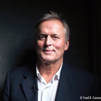 Born on February 8, 1955 in Jonesboro, Arkansas, to a construction worker and a homemaker, John Grisham as a child dreamed of being a professional baseball play