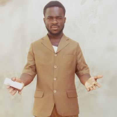 Kwele, étudiants en licence de droit.docteur de la parole