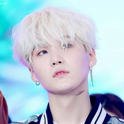 bangtana aşık bir army
lütfen jdb.bangtan hesabını instadan takip edin💜💜💜