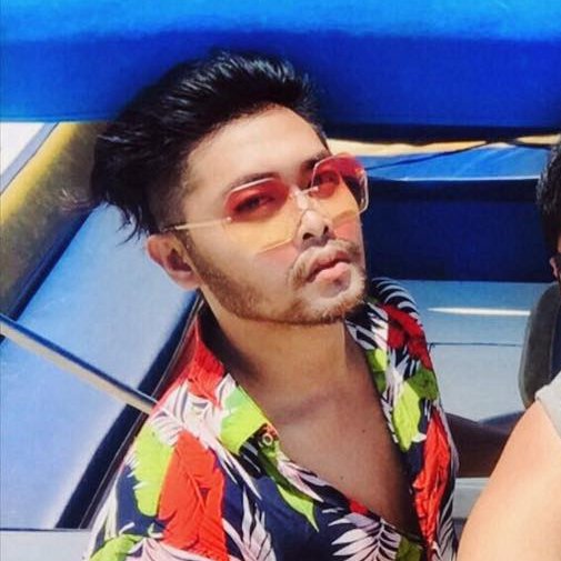 Solo Traveller|•Food Buff|•Fashion GlamSquad|•Lover ❤️ Hopeless Romantic ASIAN🇸🇽