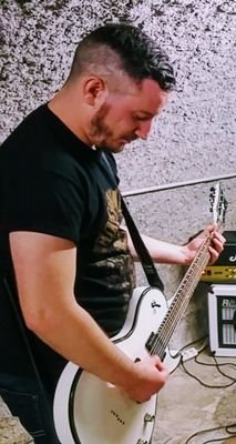 Dev and rock lover
|
Dev: mobile applications, OOP, testing
|
Rock: lead guitar, songwriter and backing vocals in a rock band
|
My tweets are my own