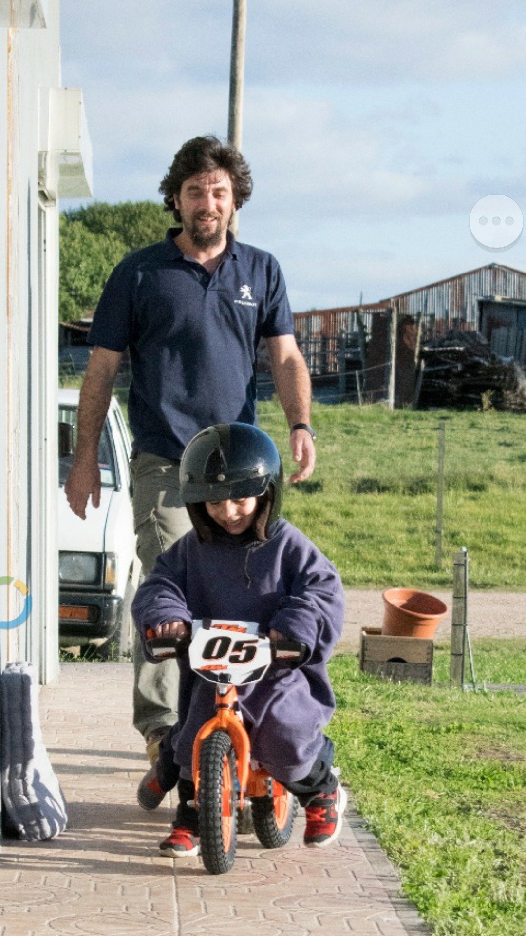 Darwin87226310's profile picture. 