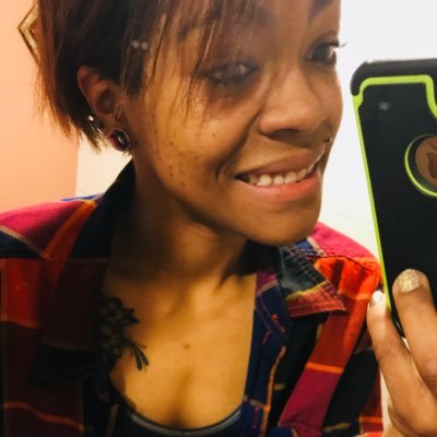 tiashontel143's profile picture. ✌️