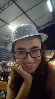 enquanto uns procuram a perfeição,eu só procuro a felicidade!!!!!!!!!
