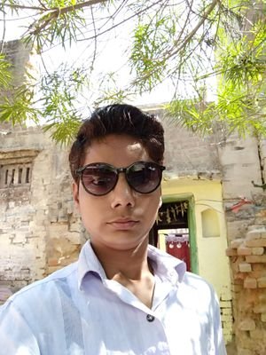 I am a student.
My passion is to tell people about technology and apps.