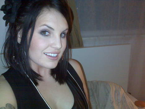 4ngi3knot's profile picture. Freelancer, evangelist, happy go lucky dude,