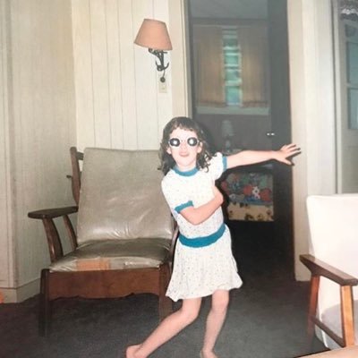 A freelance writer who's eating candy. Editorial bylines @Romper, Jenny Mag, @Scarymommy, and TK. Branded bylines everywhere. Formerly @theskimm and @BuzzFeed.