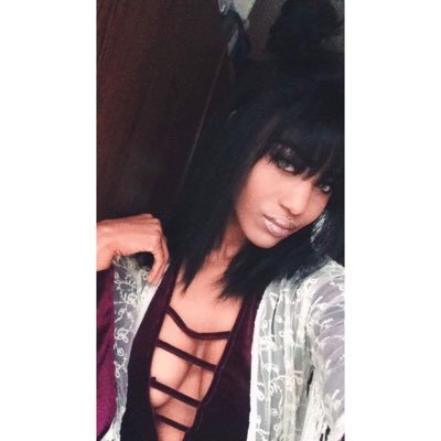 riamcelhenny's profile picture. 22 | aspiring poet & model | instagram: modernclairvoyant