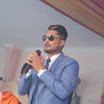 दुनिया बिल्कुल वैसी है जैसी आप इसे देखना पसंद करते हैं....
चाहे तो कीचड़ में कमल देख लो या चाँद में दाग...।
Safeshop...Direct दिल से💐