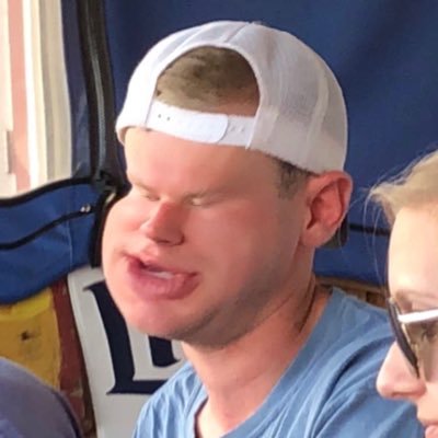 tittygirl9595's profile picture. If he doesn’t have books, don’t fuck him