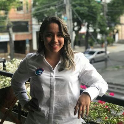 Caleña, Profesional en Mercadeo y Negocios Internacionales... enamorada de mi profesión y de la vida!. Aprovechando al máximo cada día.