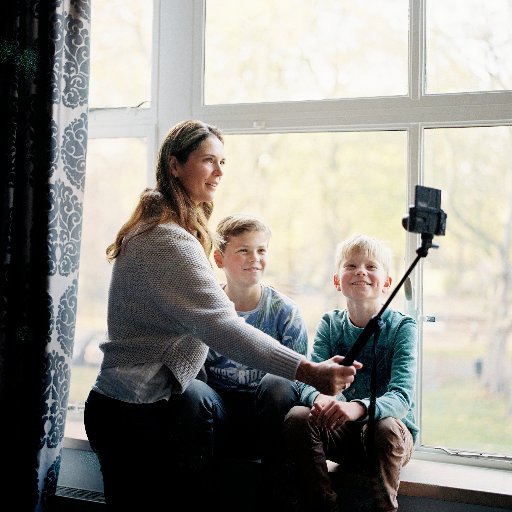 CMWynia's profile picture. Hallo, ik ben Christien; moeder van vier zonen, ondernemer, model, gezinsvlogger. Na de dood van mijn man in 2008 heb ik het geluk weer gevonden. Check YouTube