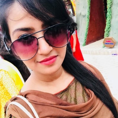 Music Lover 🎧 Shopperholic 💃 Cute & Easygoing young girl 👣♥️