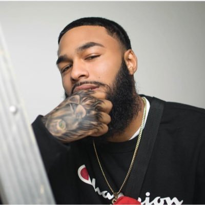 tydolIas's profile picture. 6'1 skinny nigga but my dick long