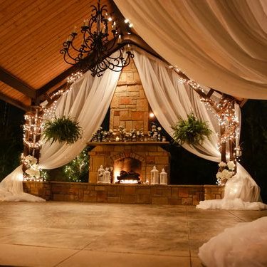 In the heart of DFW, The Ruthe Jackson Center features southern elegance, down-home hospitality - perfect for garden weddings & receptions. 972-237-7500
