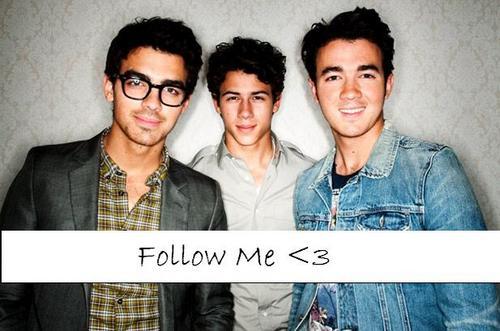 followmeJoBros's profile picture. My biggest wish is Jonas Brothers following their HUGE fans, so i made this twitter. If you want it too and want to help me, follow me :)