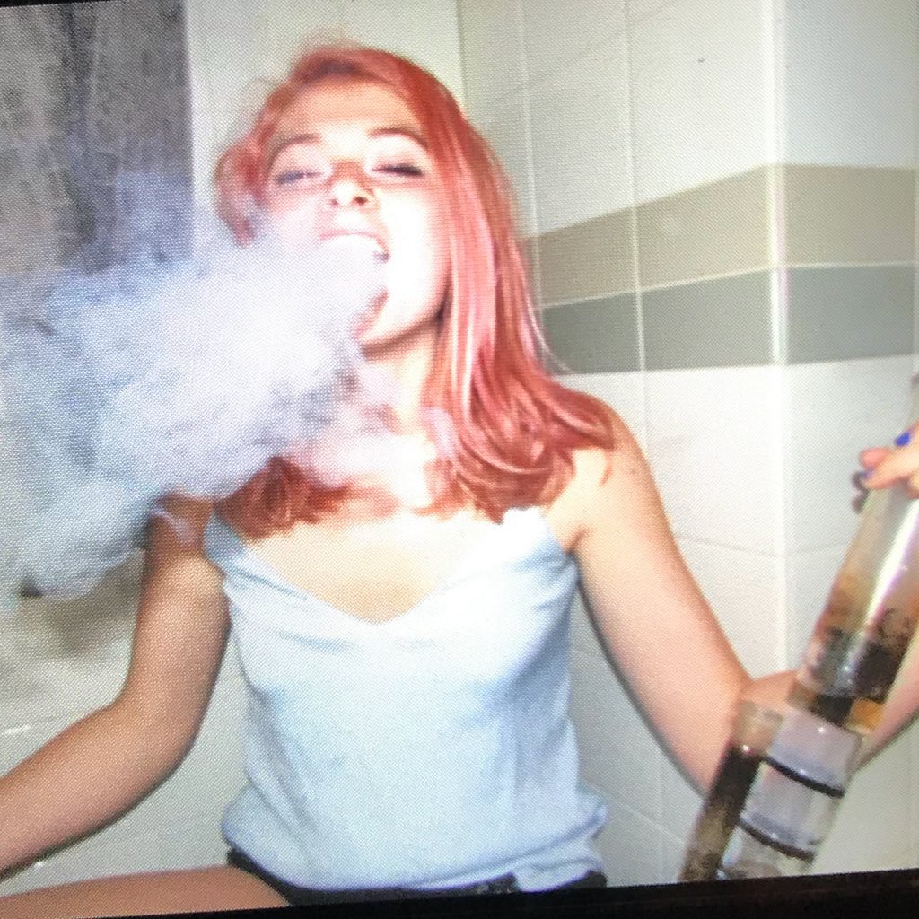 zedsdeadbabee's profile picture. 