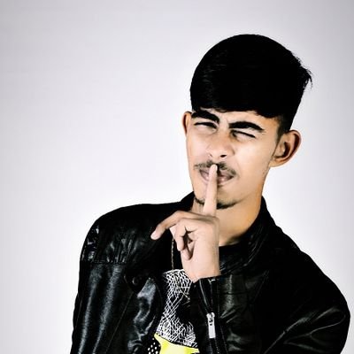 #DJ/MUSICPRODUCER
#PROFESIONAL PHOTOGRAPHER
#CANDID SPECIAL
#BOOKINGS INFO:7069606475