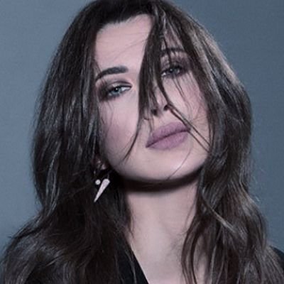 انت حبيبي وحدك انت حبيب العمر وبدي ابقى حدك عالحلو و عالمر..شو بحس ب امان لانك حبيبي وعطول الزمان راح تبقى حبيبي