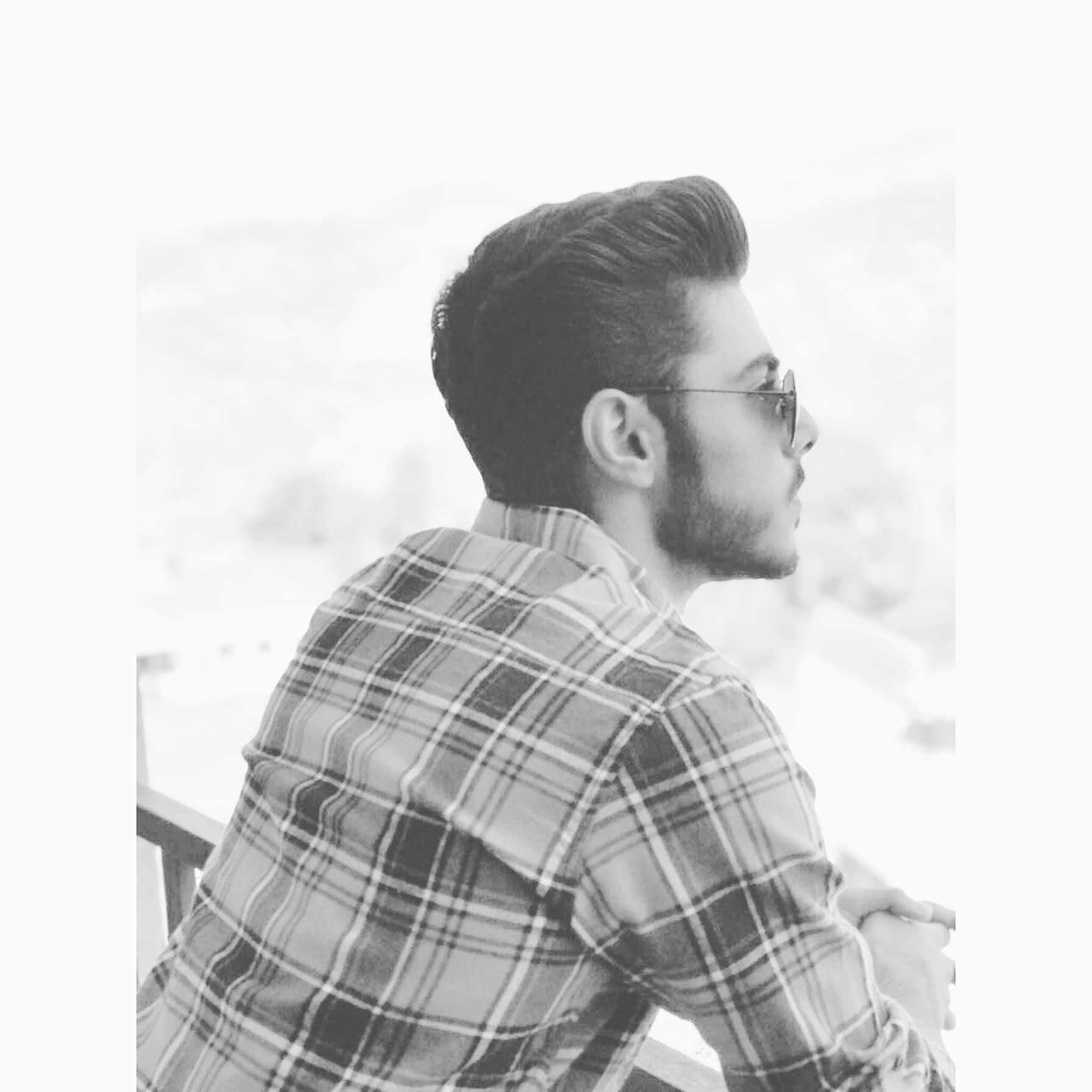 hussnain6teen's profile picture. 