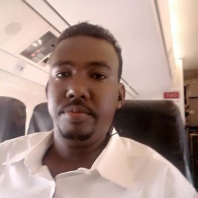elmi_ma's profile picture. Bussnissman