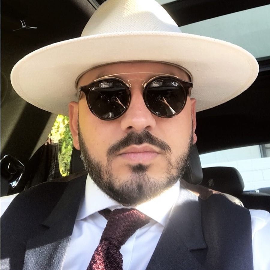 Hello am Garvey Grain. Am into binary option trade. 18 years of smooth trade record. Invest with me today and make profit...
