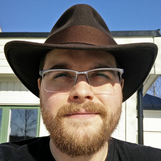 [ɔsk-hat:]   Pastor i Equmeniakyrkan Örbyhus, allmänt nördig samt huvudsakligen konferenstwittrare.