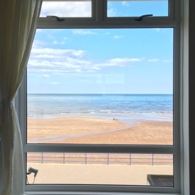 Stylish self-catering deluxe apartment for up to four at Spittal beach, Berwick-upon-Tweed on the stunning Northumberland Coast. onthe.beach@btinternet.com