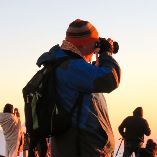 Dad and Husband | Solutions Architect @UDT | Making Data Centers Fast and Secure | Writer and photographer at @alongforthetrip.