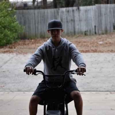 Treygonzales03's profile picture. peace, love, and positivity.