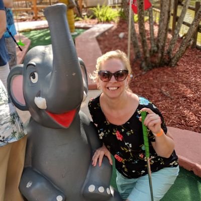 Mobile Mortgage Specialist and a mom of three of the best boys, wife of a pretty damn good guy, part time baker, full time friend! TD is my home.