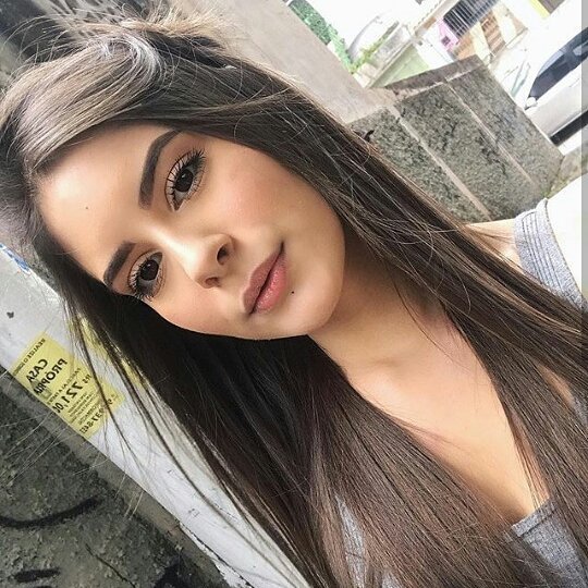 joellyslimsly02's profile picture. 