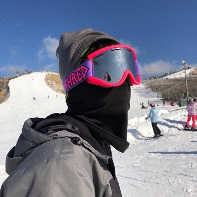 juneydepp's profile picture. เพื่อนบอกเป็นคนที่มีขาเหมือนแบบว่าหัวเข่าแล้วก็ตีนเลย